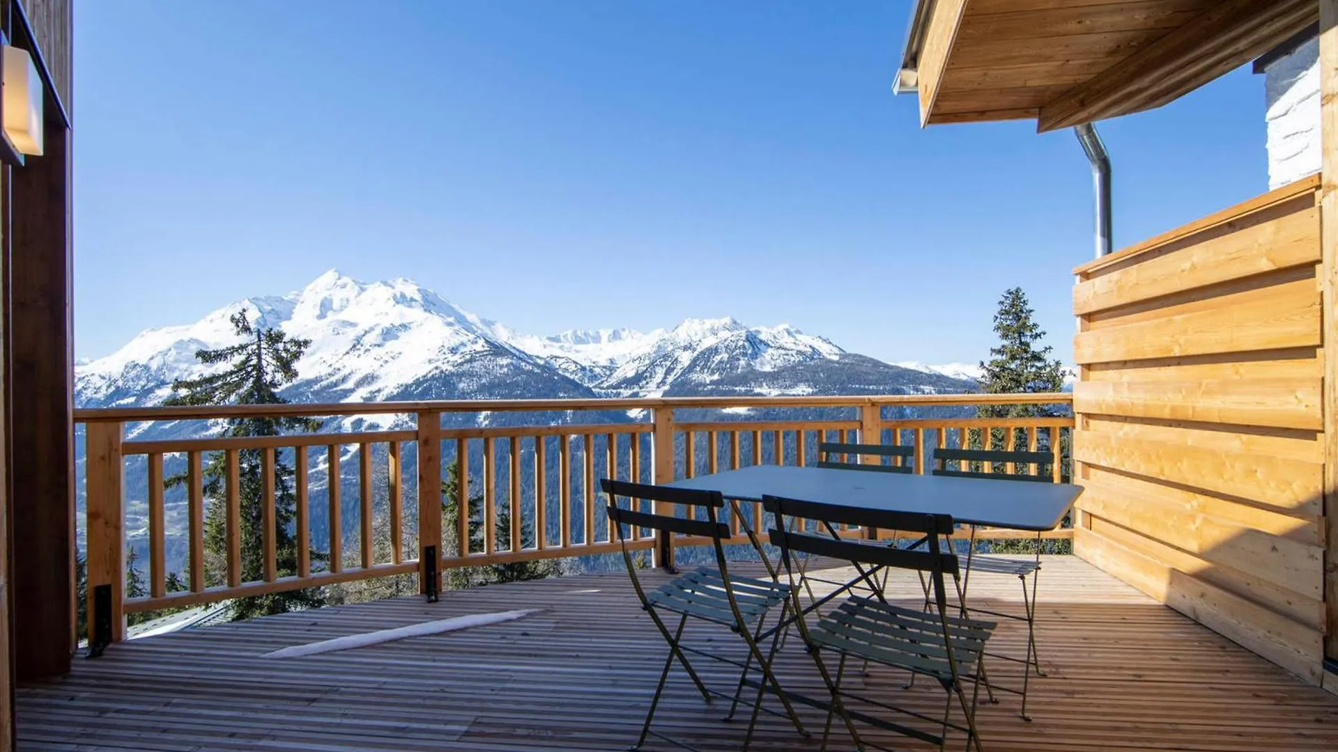 Appartement Moderne A 100M Du Centre, 2 Balcons, Parking, Wifi, Ideal Pour Familles - Fr-1-690-20 Montvalezan 0*,  France
