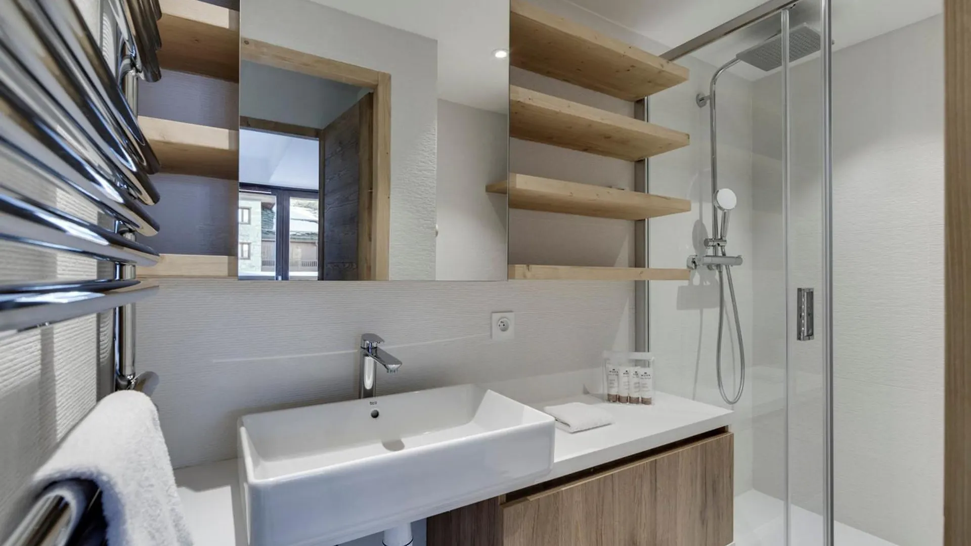 Appartement Moderne A 100M Du Centre, 2 Balcons, Parking, Wifi, Ideal Pour Familles - Fr-1-690-20 Montvalezan
